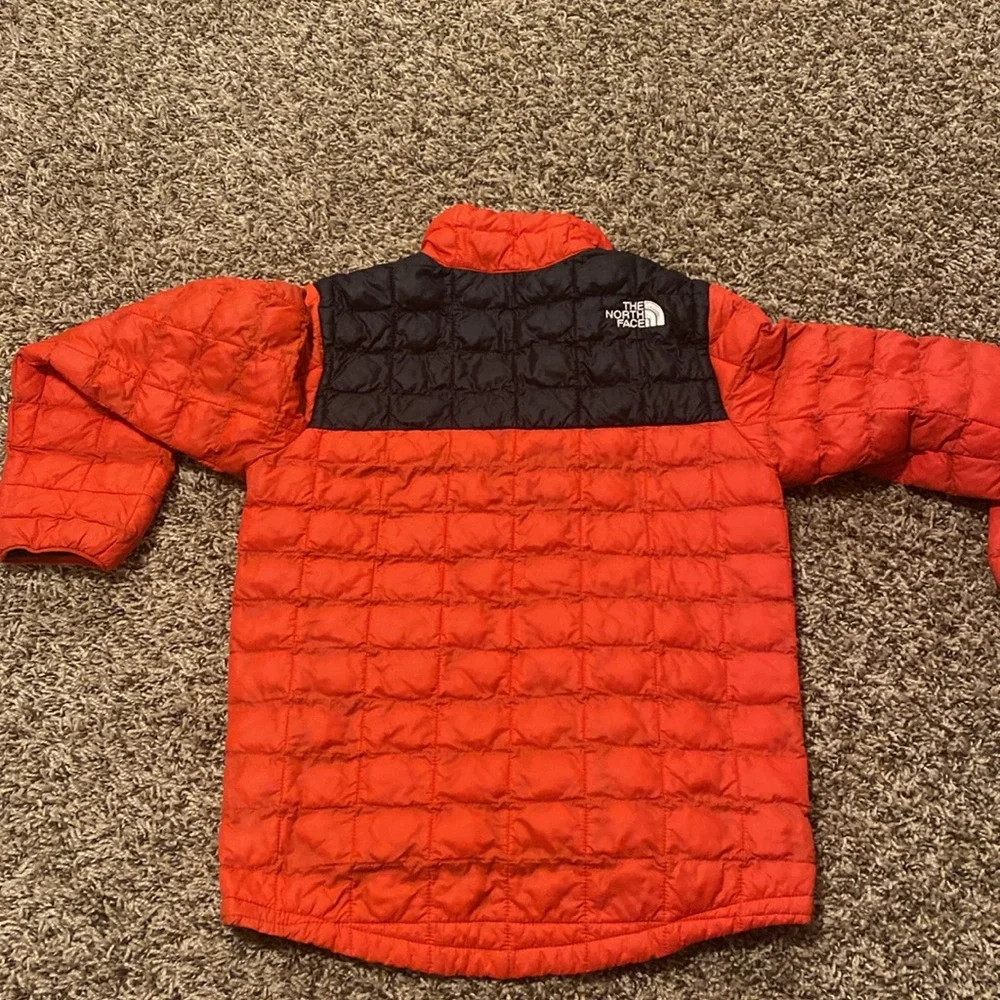 Used the north face, boy’s S or 7/8, Thermoball eco jacket - Picture 4 of 4